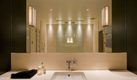 Освітлення дзеркала, як метод підкреслити особливості інтер'єру ванної кімнати